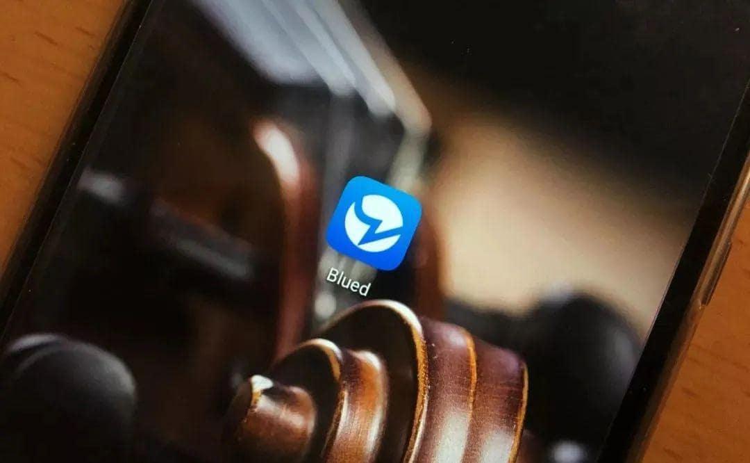 我用朋友身份证办的手机号注册blued我头像验证能通过吗？